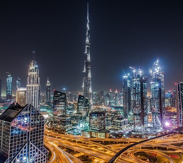 Dubai_Skylines_at_night_(Pexels_3787839)